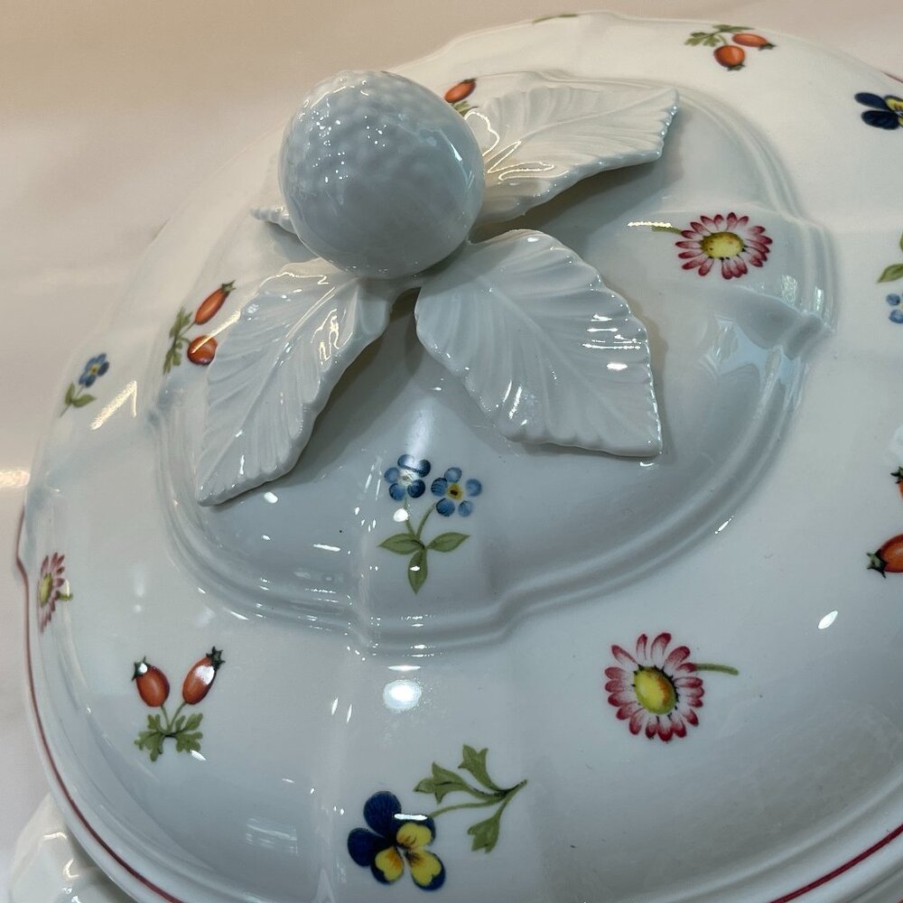 Villeroy and Boch Petite Fleur Covered Serving Dish - Picture 4 of 10